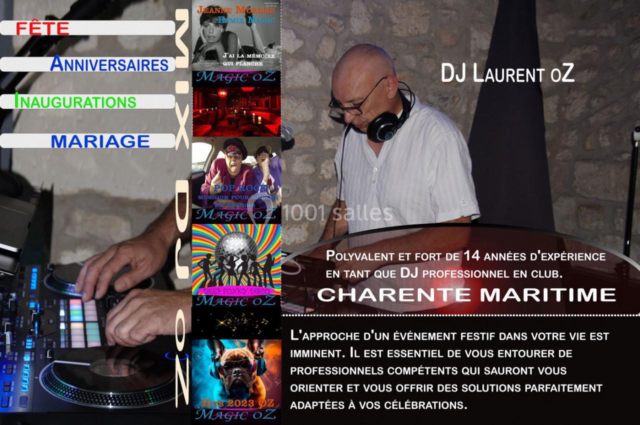 Un DJ mixant sur une table de mixage dans un décor en pierre, entouré de visuels promotionnels pour divers événements.