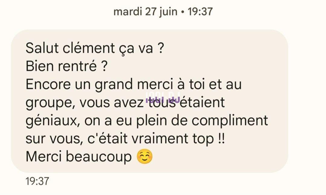 Message de remerciement exprimant de la gratitude pour une prestation appréciée, accompagné d'un ton chaleureux.