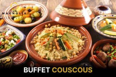 Miniature Traiteur Paris 12 (Paris) - Magnolia Traiteur #12 Plateau de mini-burgers garnis de fromage, salade et sauce, présentés avec des piques en bois.