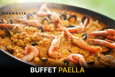 Miniature Traiteur Paris 12 (Paris) - Magnolia Traiteur #13 Plateau de mini-burgers garnis de fromage, salade et sauce, présentés avec des piques en bois.