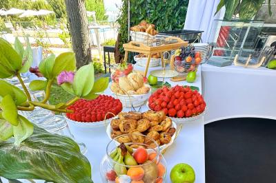 Miniature Buffet barnum Salle de sport