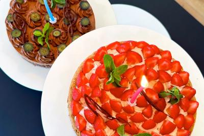 Miniature Fraisier et entremet au chocolat Salle de sport