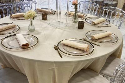 Miniature Location salle Champigny-sur-Marne (Val-de-Marne) - Palais du Grand Paris #30 Cuisine professionnelle équipée avec four, réfrigérateur, plan de travail en inox et hotte d'extraction.