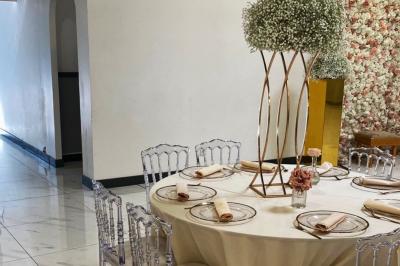 Miniature Location salle Champigny-sur-Marne (Val-de-Marne) - Palais du Grand Paris #35 Cuisine professionnelle équipée avec four, réfrigérateur, plan de travail en inox et hotte d'extraction.