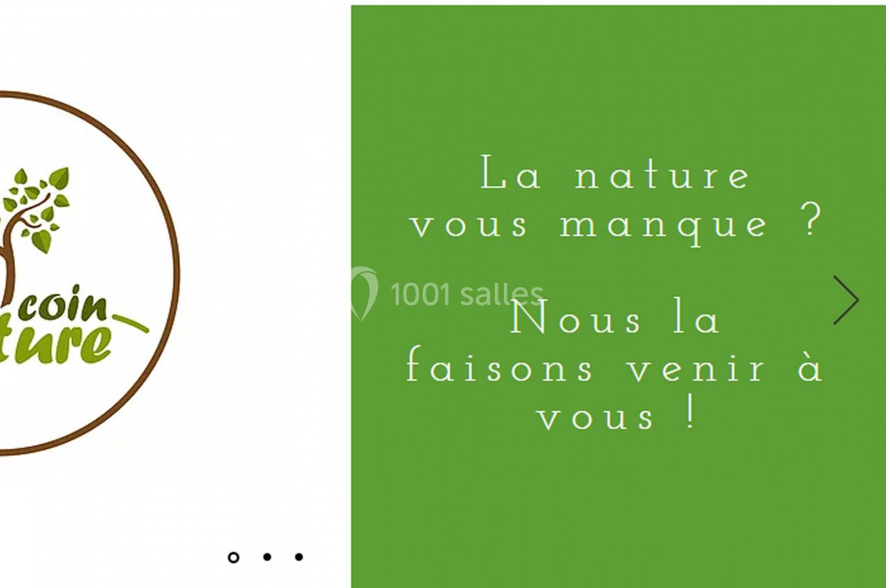 Logo d'un arbre stylisé à gauche et texte sur fond vert à droite : ’La nature vous manque ? Nous la faisons venir à vous !’.