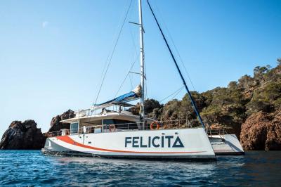 Catamaran FELICITA