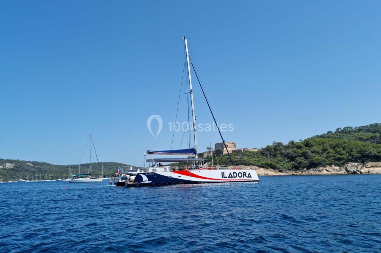 Catamaran Iladora
