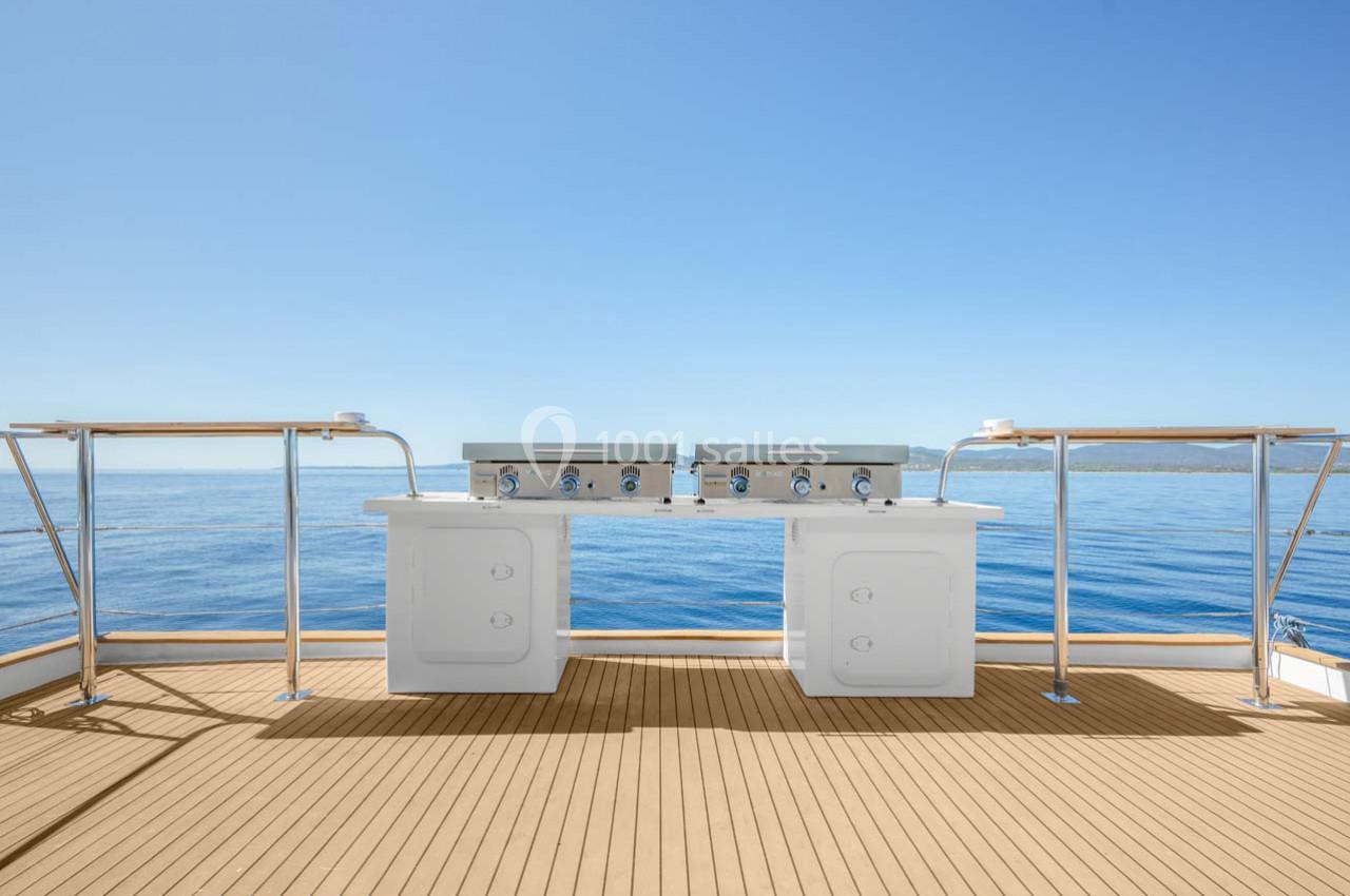 Catamaran MAYBA