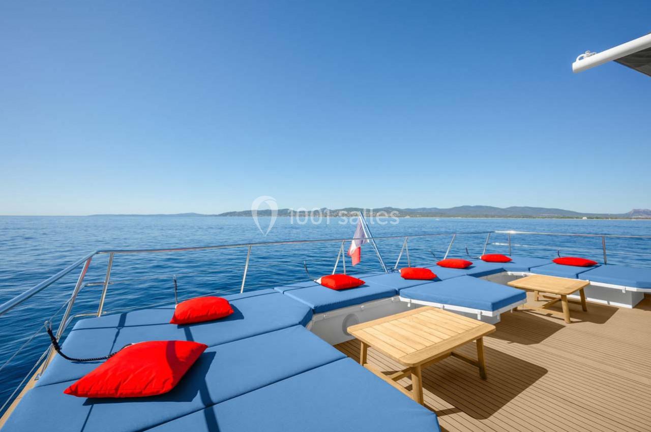 Catamaran MAYBA