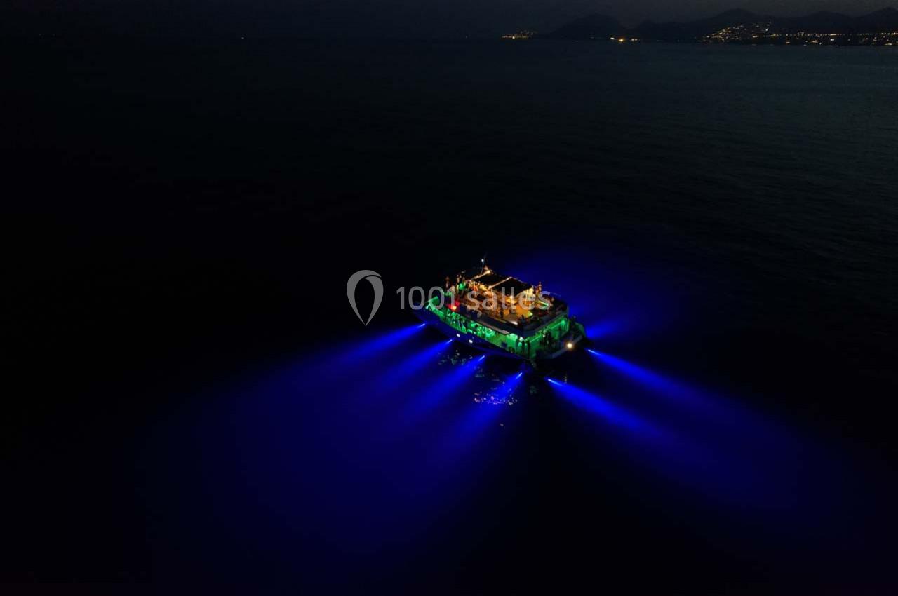 Catamaran MAYBA