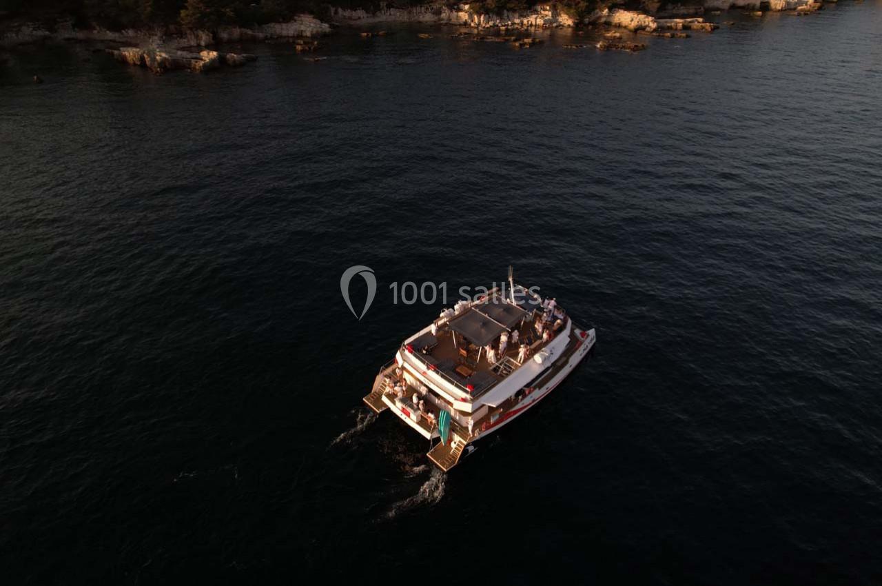 Catamaran MAYBA