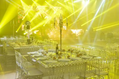 Miniature DJ Saint-Denis (Seine-Saint-Denis) - Djjimmx Events #3 Groupe de personnes souriantes posant ensemble lors d'un événement festif en plein air, portant des t-shirts assortis.