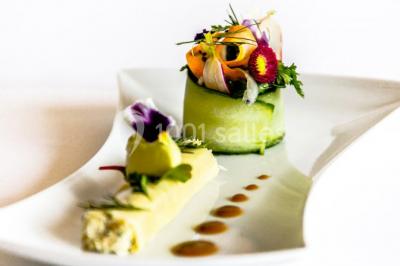 Miniature Location salle Ferrières-les-Verreries (Hérault) - Le Mas de Baumes #12 Montagne rocheuse éclairée par une lumière douce, entourée de collines boisées et d'arbres au premier plan.