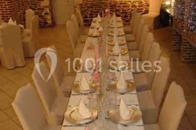 Miniature Location salle Mortagne-du-Nord (Nord) - L'escarpolette #11 Vue d'un étang entouré d'arbres et de végétation sous un ciel partiellement nuageux.