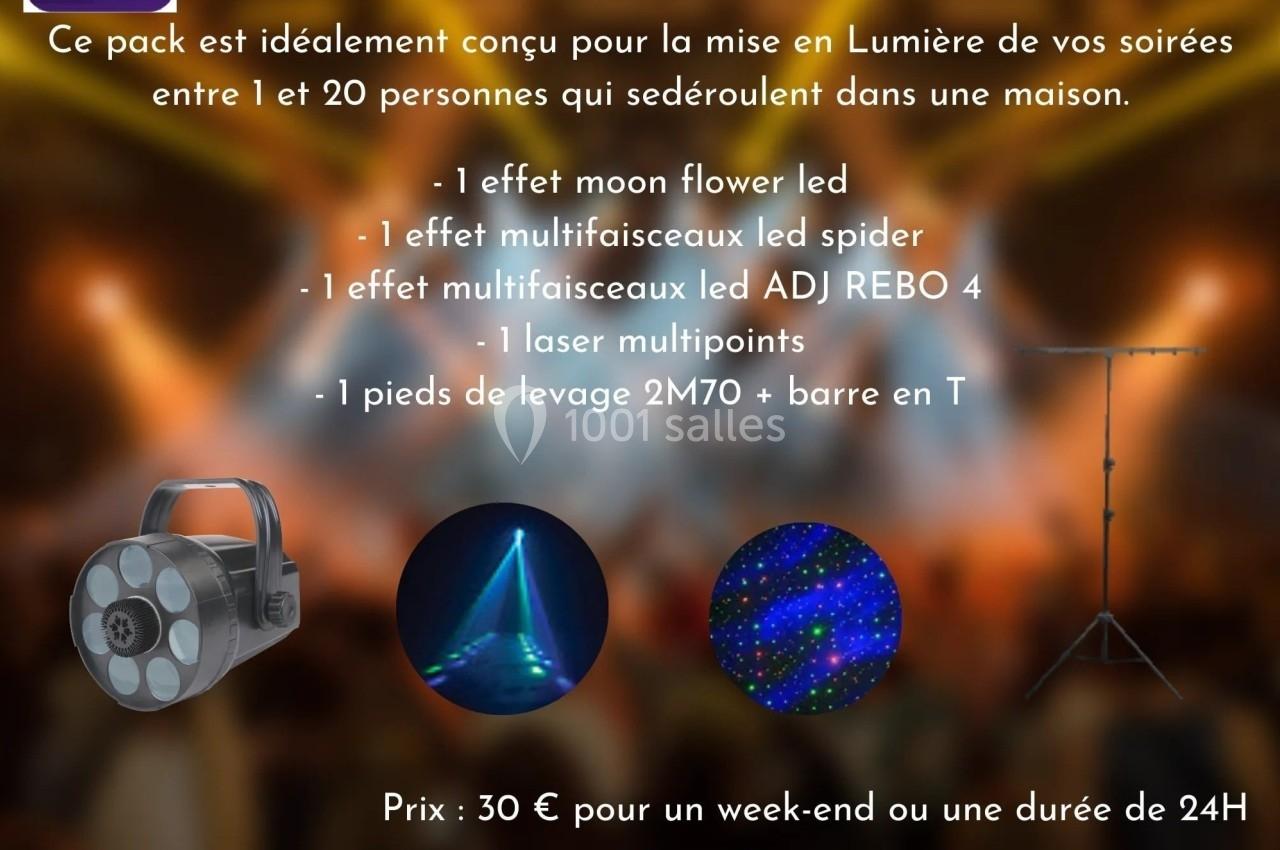 Pack d'éclairage pour soirées avec projecteurs LED, multipoints, pied de levage et barre en T, adapté pour 1 à 20 personnes.