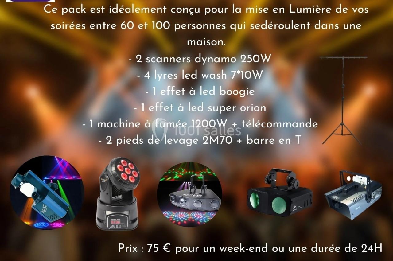 Pack d'éclairage comprenant scanners, projecteurs LED, machine à fumée et supports pour soirées en intérieur.