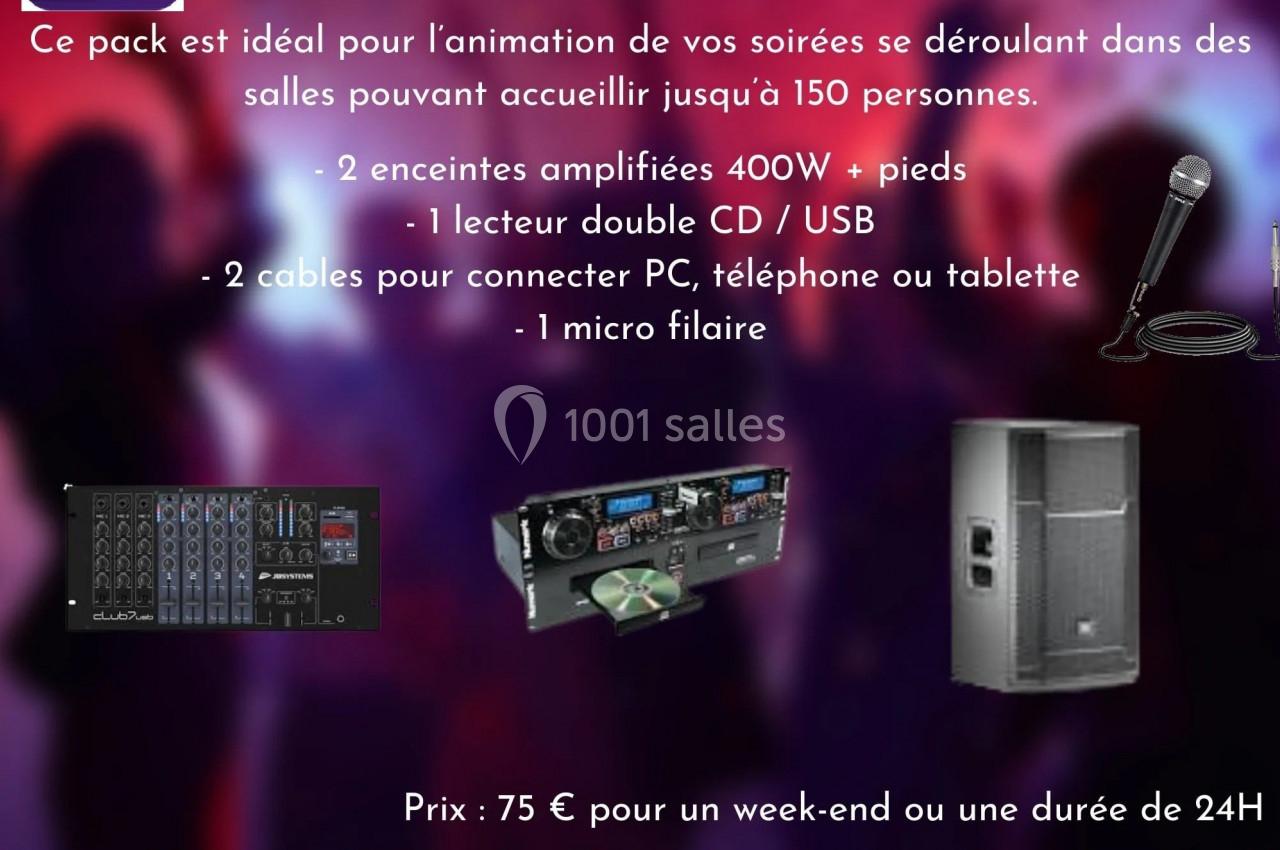 Image d'un pack de location pour soirées comprenant enceintes, micro, table de mixage et lecteur CD/USB, avec détails et…