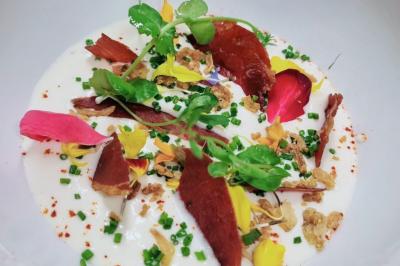 Miniature Traiteur Arronville (Val-d'Oise) - L'hedoniste Traiteur #5 Salade composée de roquette, tomates, pommes de terre rôties, mozzarella et vinaigrette.