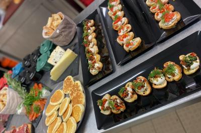 Room Service Bures Morainvilliers  - photo 3