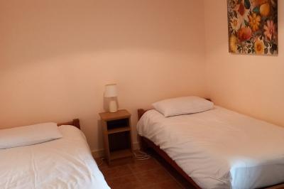 Miniature Chambre pour deux couchages, équipée de salle de bain Gîte pour 8 personnes