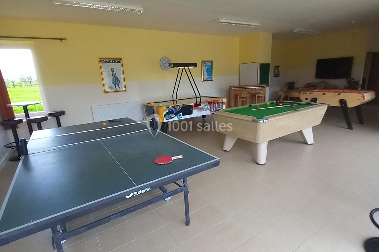 Salle de jeux et de détente pour enfants et adultes