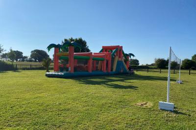 Miniature Structure de jeu gonflable pour enfants Gîte pour 8 personnes