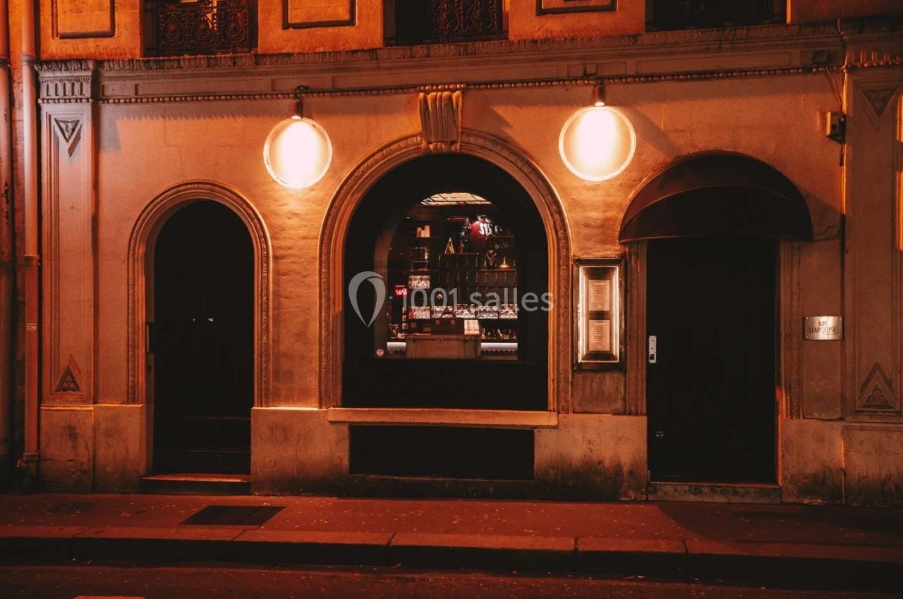 Entrée / Façade du club