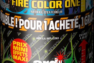 Boîte de feu d'artifice portable dorée avec illustrations de feux d'artifice et informations sur le produit.