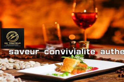 Miniature Traiteur Reyersviller (Moselle) - Le 58 Traiteur #6 Buffet avec plusieurs plats chauds en marmites en inox, accompagné de sauces et d'assiettes en arrière-plan.