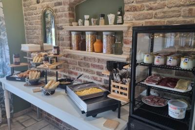 Miniature buffet petit déjeuner Location salle Rancourt (Somme) - Le Prieuré #7