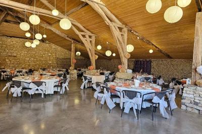 Miniature Location salle Molières (Tarn-et-Garonne) - Domaine de Massoulac #4 La paillotte du Boulodrome avec sa vue sur le coucher de soleil