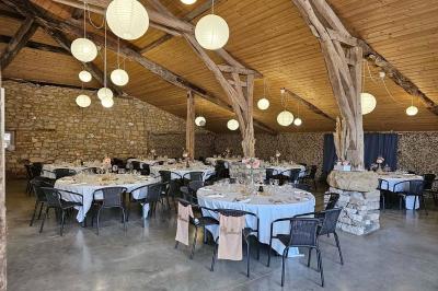 Miniature Location salle Molières (Tarn-et-Garonne) - Domaine de Massoulac #7 La paillotte du Boulodrome avec sa vue sur le coucher de soleil