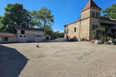 Miniature Location salle Molières (Tarn-et-Garonne) - Domaine de Massoulac #10 La paillotte du Boulodrome avec sa vue sur le coucher de soleil