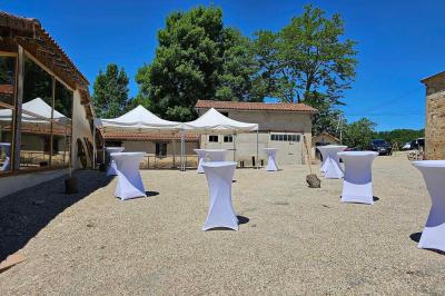 Miniature Location salle Molières (Tarn-et-Garonne) - Domaine de Massoulac #11 La paillotte du Boulodrome avec sa vue sur le coucher de soleil