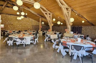 Miniature Location salle Molières (Tarn-et-Garonne) - Domaine de Massoulac #2 La paillotte du Boulodrome avec sa vue sur le coucher de soleil