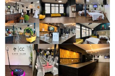 Logo circulaire du Cayo Club avec des palmiers, un soleil et le texte ’Event Planning & Happiness Organizer’.