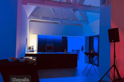 Carte indiquant la localisation d'Herchies et sa proximité avec Paris, Lille, Mons et Bruxelles, avec les temps de trajet.