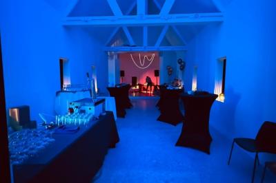 Carte indiquant la localisation d'Herchies et sa proximité avec Paris, Lille, Mons et Bruxelles, avec les temps de trajet.