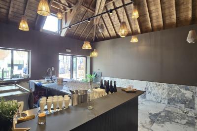 Carte indiquant la localisation d'Herchies et sa proximité avec Paris, Lille, Mons et Bruxelles, avec les temps de trajet.