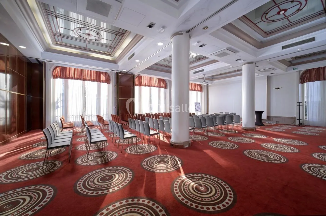 Mercure Lyon Centre Château Perrache - salle de réunion avec vidéoprojecteur Lyon