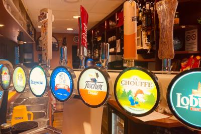 Miniature Location salle Cerisy-la-Forêt (Manche) - Pub17 #8 Affiche promotionnelle pour un groupe musical proposant plus de 4 heures de musique live avec un répertoire varié.