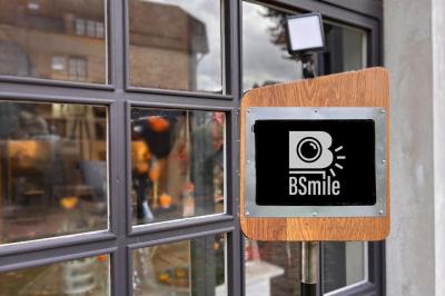 Bsmile Location Photobooth - photo 2