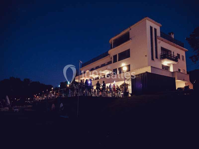 Soirée festive au Yacht