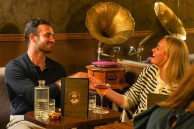 Mobster Bar - photo 3