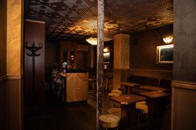 Mobster Bar - photo 2