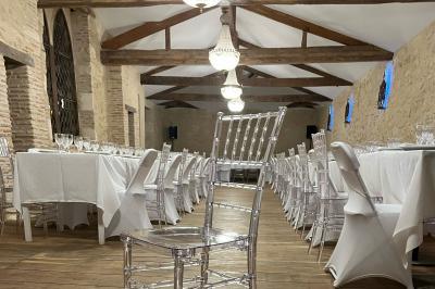 Miniature Décibel Event  #10 Guirlandes lumineuses suspendues sous une tente blanche avec une toile translucide.