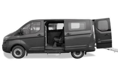 Miniature Regency Limo Coach #9 Alignement de véhicules noirs stationnés devant un bâtiment en pierre avec arcades, sous un ciel dégagé.