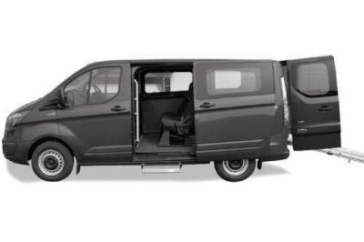 Fourgonnette noire avec portes latérales et arrière ouvertes, montrant un siège accessible et une rampe déployée.