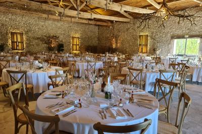 Miniature Traiteur Nousty (Pyrénées-Atlantiques) - Adquat Traiteur #8 Cheesecake rond avec zeste de citron jaune et vert, sur une base de biscuit spéculoos.