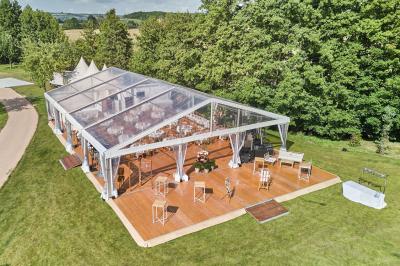 Miniature La Salle des Lumières  - Photo d'illustration non contractuelle Table dressée pour le petit-déjeuner dans une salle à manger élégante avec chaises en bois et buffet en arrière-plan.